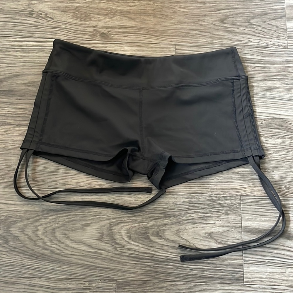 Side tie Scrunch Short Spandex - M
